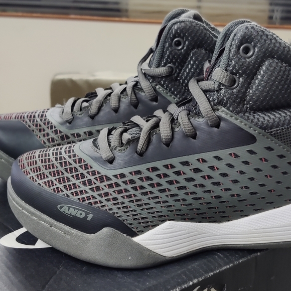 And 1 original unused basket ball shoes for kids - Picture 2 of 6